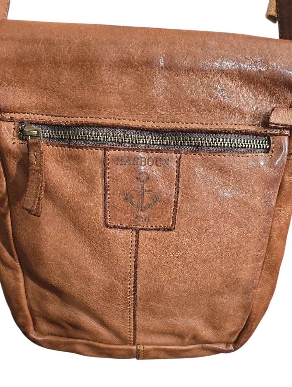 #303. Harbour 2nd Leather Luna Messenger (Crossbody Bag).
